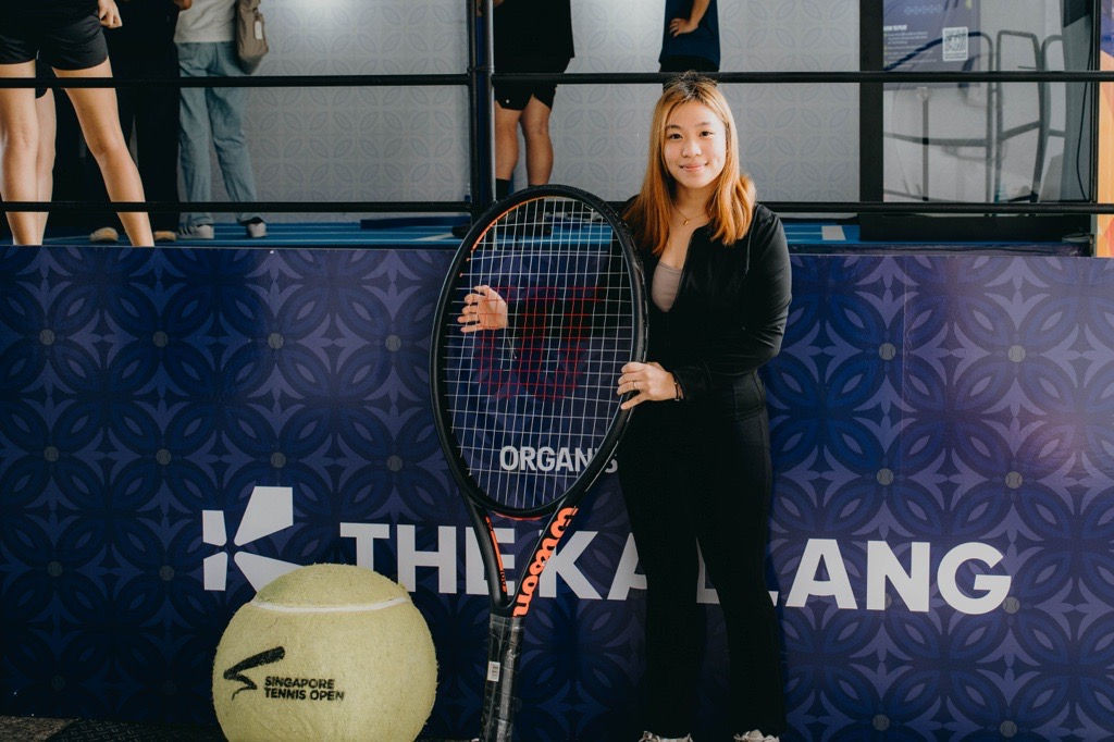 Giant Tennis
